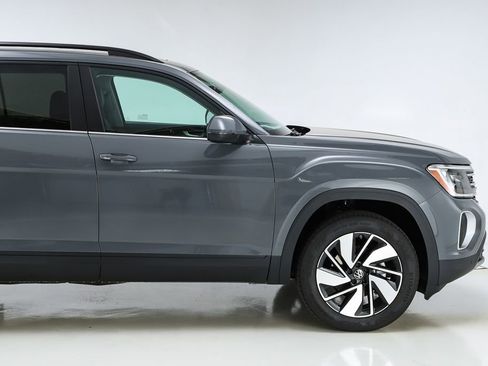 New 2026 Volkswagen Atlas SE FWD image 12