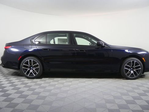 New 2026 BMW 760i xDrive w/ Luxury Rear Seating Package AWD/4WD image 2