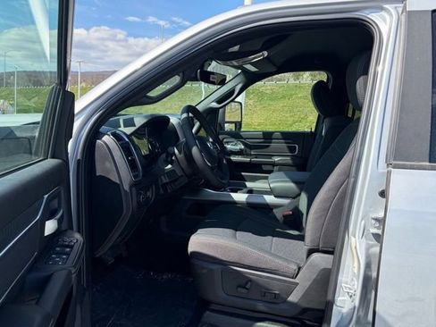 New 2026 RAM 3500 Big Horn AWD/4WD image 14