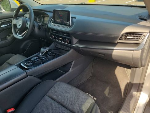 Used 2024 Nissan Rogue SV AWD/4WD image 38