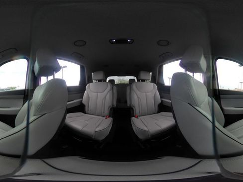Used 2025 Hyundai Palisade SEL AWD/4WD image 46