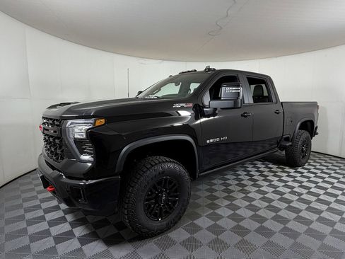 New 2026 Chevrolet Silverado 2500 ZR2 AWD/4WD image 2