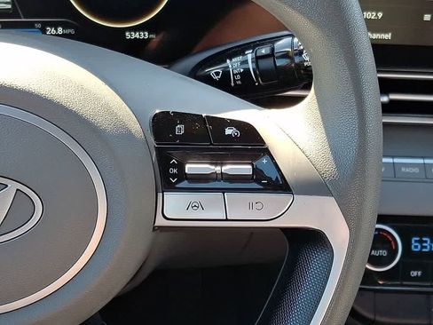 Used 2024 Hyundai Elantra SEL image 21