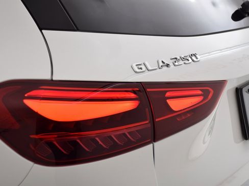 Certified 2025 Mercedes-Benz GLA 250 image 12