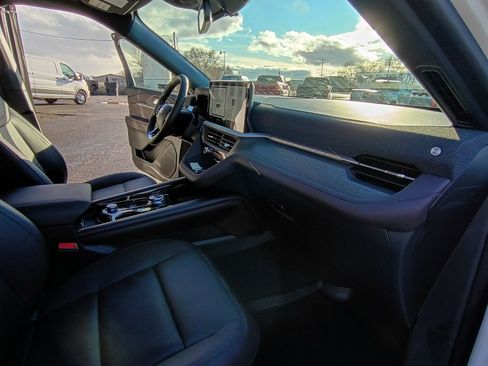 New 2026 Ford Explorer Platinum image 31