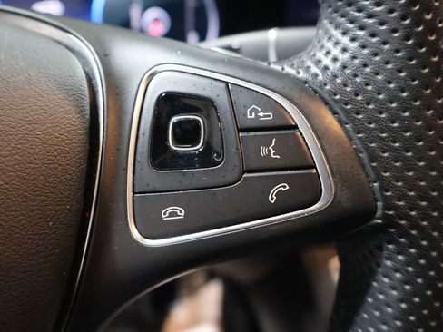 Used 2018 Mercedes-Benz E 400 4MATIC Cabriolet image 40