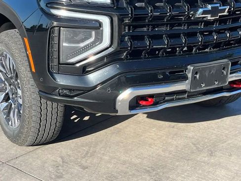 Used 2025 Chevrolet Suburban Z71 AWD/4WD image 8