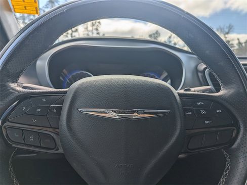 Used 2019 Chrysler Pacifica Limited w/ S Appearance Package image 29