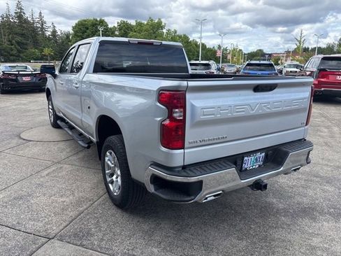 Used 2022 Chevrolet Silverado 1500 LT w/ Z71 Off-Road Package AWD/4WD image 6