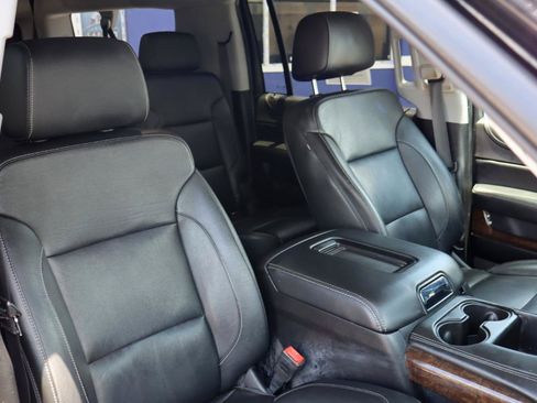 Used 2019 Chevrolet Suburban LT AWD/4WD image 13