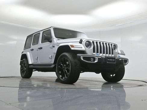 Used 2023 Jeep Wrangler Unlimited Sahara w/ Cold Weather Group image 46
