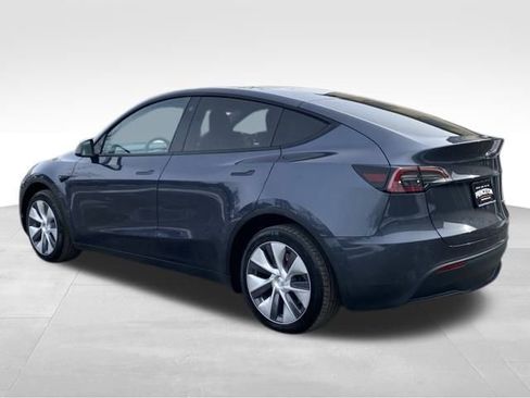 Used 2022 Tesla Model Y Long Range image 5