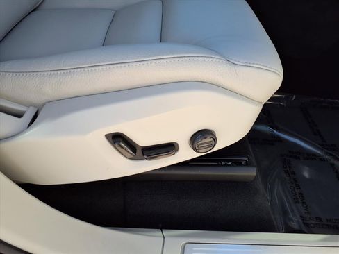 Certified 2024 Volvo XC90 B6 Plus image 12