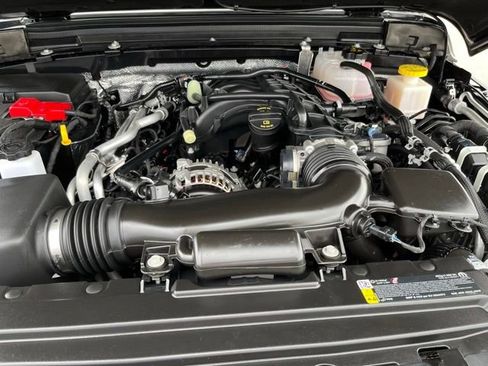 Used 2025 Jeep Gladiator Sport AWD/4WD image 28