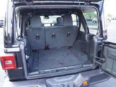 Used 2024 Jeep Wrangler Sahara image 8