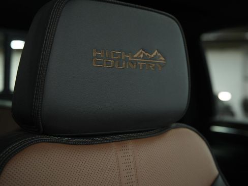 Used 2025 Chevrolet Silverado 2500 High Country w/ High Country Premium Package image 19