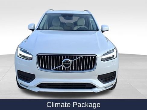 Used 2021 Volvo XC90 T6 Momentum w/ Climate Package image 2