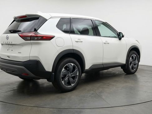 Used 2025 Nissan Rogue SV image 9