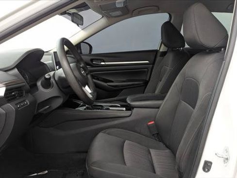 Used 2023 Nissan Altima 2.5 SV FWD image 14