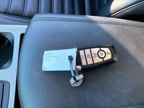 Used 2022 Ford Edge SEL w/ Convenience Package image 9