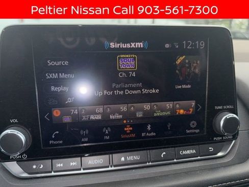 Used 2022 Nissan Rogue SV w/ SV Premium Package image 12