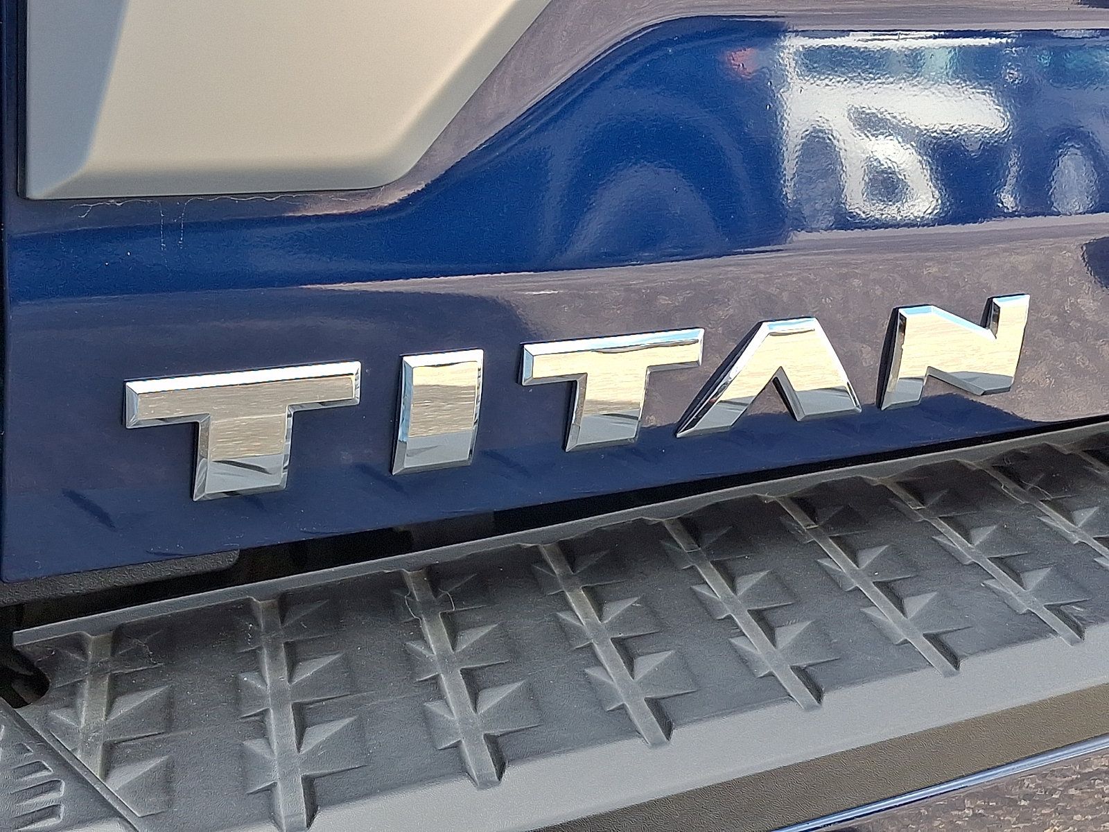 Certified 2021 Nissan Titan Platinum Reserve w/ Moonroof Package AWD/4WD image 31