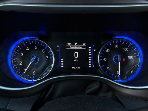 Used 2023 Chrysler Voyager LX FWD image 41