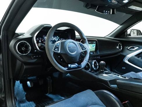 Used 2018 Chevrolet Camaro ZL1 image 22