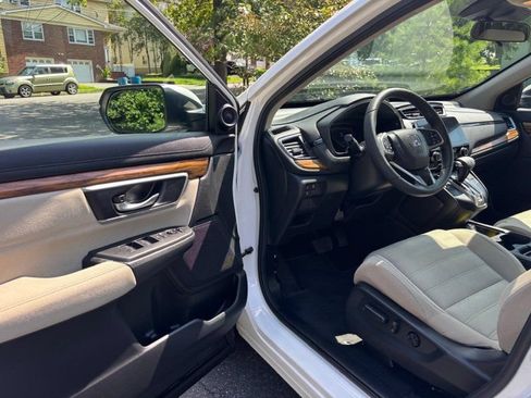 Used 2017 Honda CR-V EX image 10