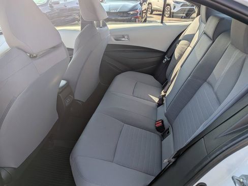 Certified 2025 Toyota Corolla SE image 9