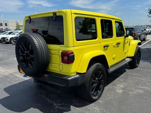 Used 2023 Jeep Wrangler Unlimited Sahara w/ Cold Weather Group AWD/4WD image 3