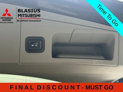 Used 2020 Cadillac XT5 Premium Luxury w/ LPO, Floor Liner Package AWD/4WD image 39