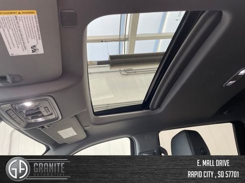 Used 2024 GMC Sierra 1500 Denali AWD/4WD image 23