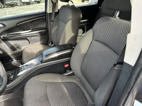Used 2020 Dodge Journey SE image 11