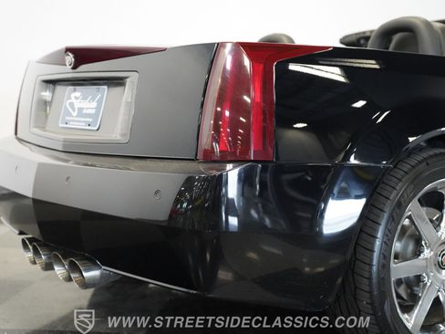 Used 2004 Cadillac XLR image 32