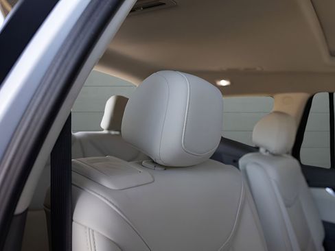 Used 2022 Cadillac XT6 Premium Luxury w/ Technology Package AWD/4WD image 84