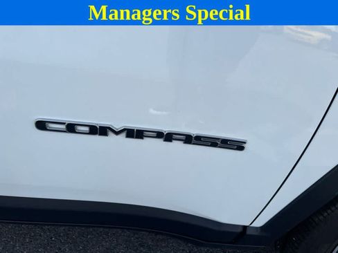 Used 2025 Jeep Compass Limited AWD/4WD image 29