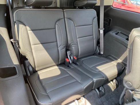 Used 2019 GMC Acadia Denali w/ Technology Package AWD/4WD image 35