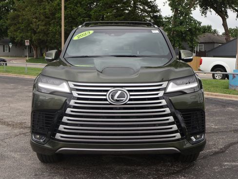 Used 2023 Lexus LX 600 4WD image 2