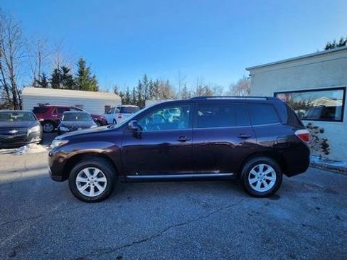 Used 2012 Toyota Highlander SE w/ Tow Pkg image 4