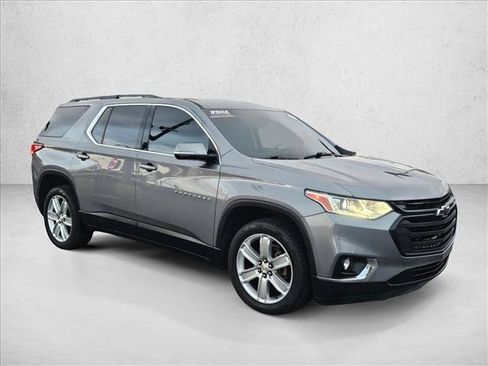 Used 2019 Chevrolet Traverse LT w/ LPO, Black Accent Package image 3