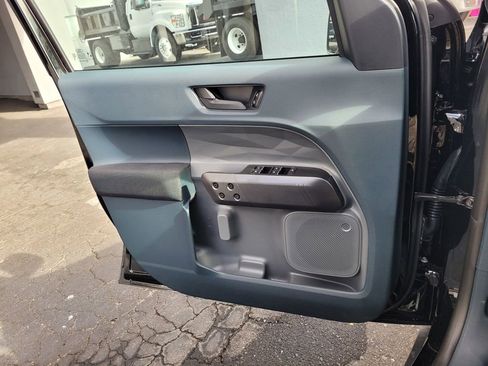 New 2025 Ford Maverick XL image 36