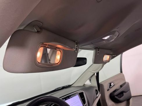 Used 2023 Chrysler Pacifica Touring-L FWD image 38
