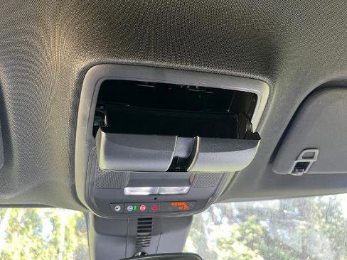 New 2025 Chevrolet Traverse LT image 27