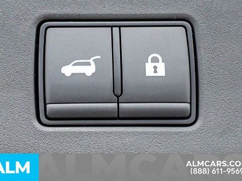 Used 2025 Nissan Pathfinder SV image 27