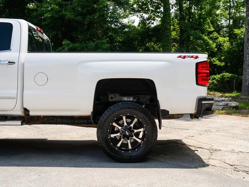 Used 2019 Chevrolet Silverado 2500 LTZ w/ Duramax Plus Package AWD/4WD image 5
