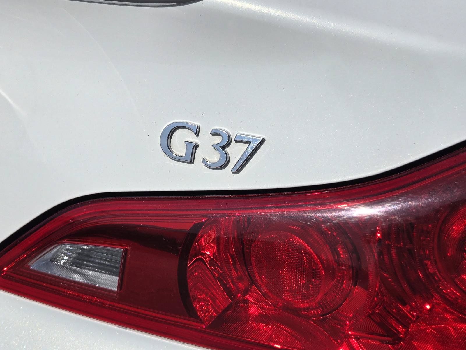 Used 2011 INFINITI G37 Convertible w/ Premium Pkg RWD image 32