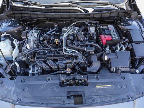 Used 2024 Nissan Altima 2.5 SR FWD image 27