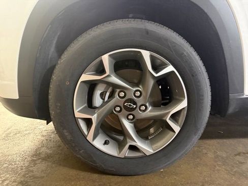 New 2026 Chevrolet Trax LT w/ LT Convenience Package FWD image 28