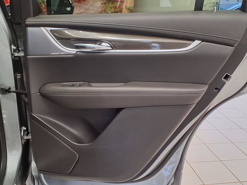 Certified 2024 Cadillac XT6 Sport w/ Technology Package AWD/4WD image 12